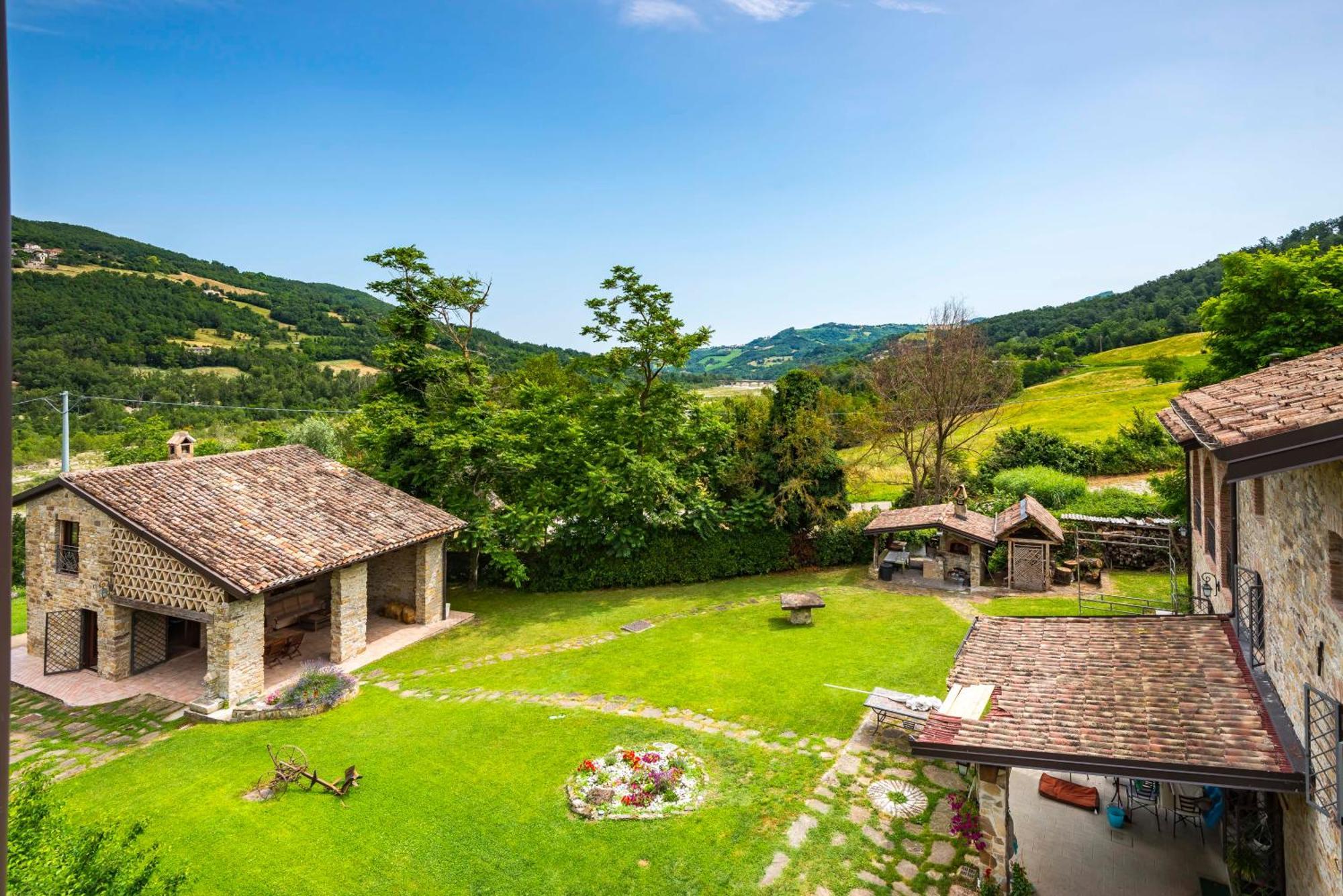 Agriturismo Il Salice Tizzano Val Parma Εξωτερικό φωτογραφία